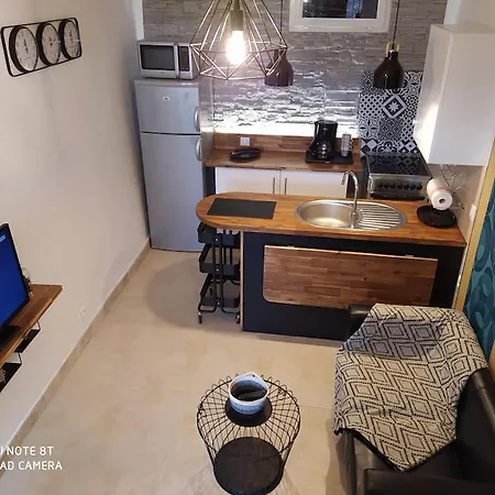 Duplex Avec Jardin, Proche Village 아파트