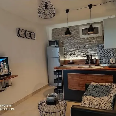 Duplex Avec Jardin, Proche Village 아파트 칼렌자나