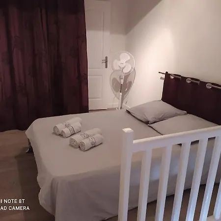 Duplex Avec Jardin, Proche Village 아파트